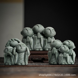 Cute Japanese-style little monk Kyoto Tibetan style green sandstone fish tank landscape decoration aquarium bonsai Zen decoration