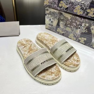 Cross-border Foreign Trade D Home Embroidered One-word Drag 2024 Summer New Thick Bottom Increased Leisure Outer Wear All-match Beach Drag
