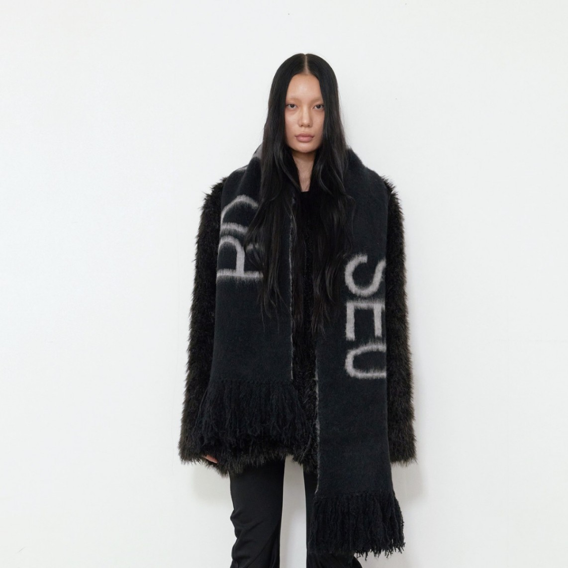 Japanese and Korean Urban Casual Letter Jacquard Autumn and Winter Lazy Style Tassel Decorative Scarf Gothic Fashion Warm Shawl