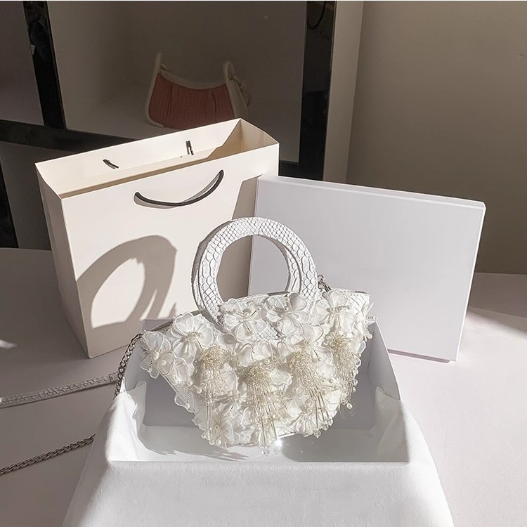 French-style niche design, exquisite pearl tassel handbag, 2025 new style, lace flower basket bag handbag.