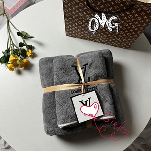 in stock wholesale cross-border foreign trade brand coral fleece quick-drying absorbent towel bath towel 2-piece set of big-name micro-business gifts
