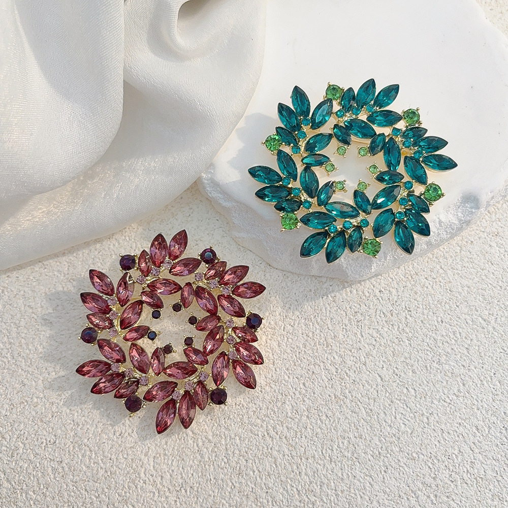 European and American High-end Super Flash Crystal Flower Brooch Women's Fashionable Elegant Corsage Light Luxury Suit Pin Accessories