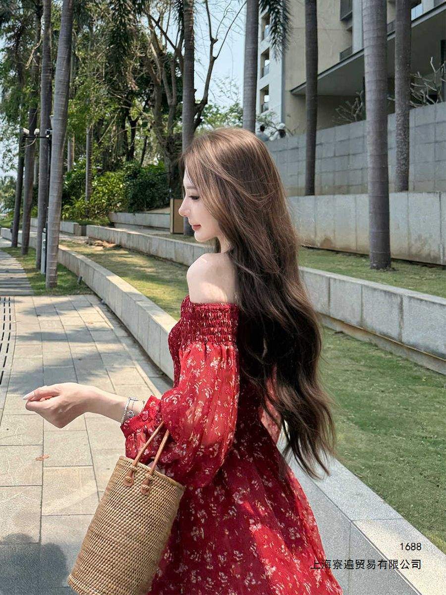 Sweet Red Strapless Off-Shoulder Long-Sleeve Dress for Date Wear, 2026 Summer New Style, Waist-Cinching Slimming Floral Short Dress