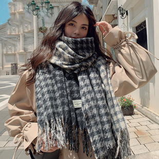 Women's scarf Winter 2022 new Korean style versatile student shawl warm cashmere-like scarf houndstooth scarf
