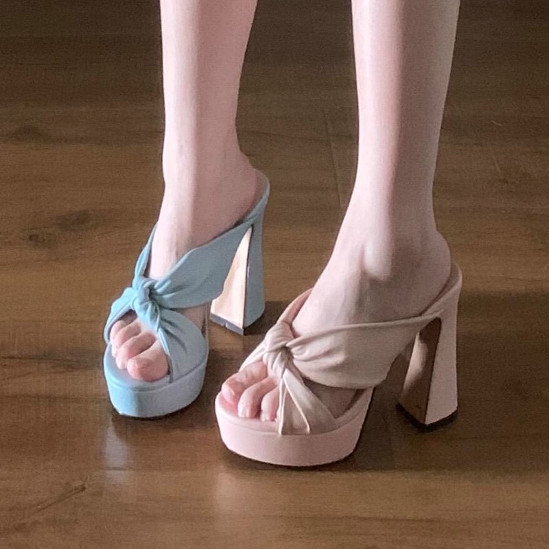 2026 New Style Slip-On High-Heeled Sandals for Women, Summer Outdoor Wear, Thick-Soled Slippers, French Style, Beautiful and Comfortable, Non-Tiring Thick-Heeled Sandals