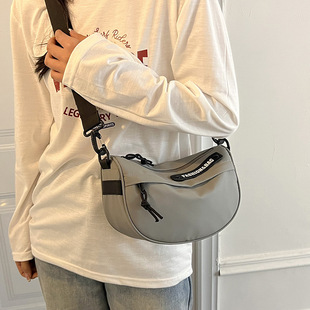 Korean Style Large Capacity Dumpling Bag Women's 2024 New Casual Crossbody Bag Fashion Sports Cloth Bag Shoulder Crescent Bag