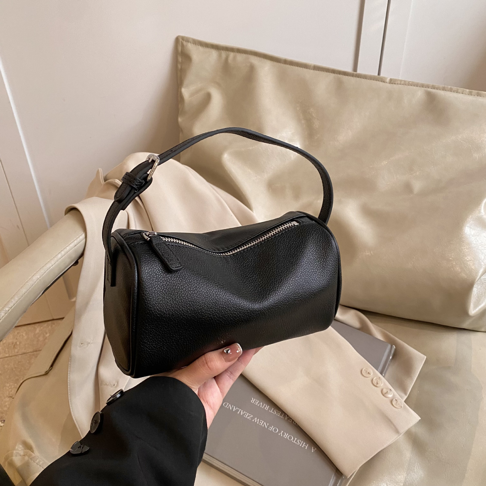 Cross-border Boston cylinder bag 2025 new simple r.ow messenger bag fashion pillow bag commuter women's bag