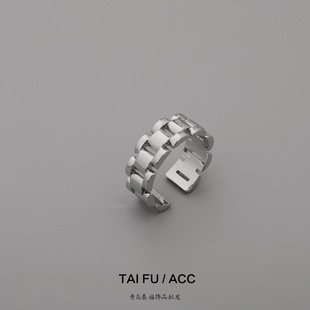 European and American buckle niche design ring Women's hollow strap opening adjustable ring simple temperament neutral personality