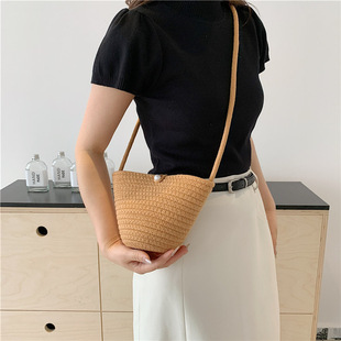 Bag 2024 New Fashionable Straw Woven Bag Woven Women's Bag Bucket Bag Beach Bag Mobile Phone Bag Shoulder Crossbody Bag Small Bag