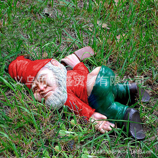Cross-border new drunk dwarf sleeping on the floor garden resin decoration Creative Garden drunk dwarf