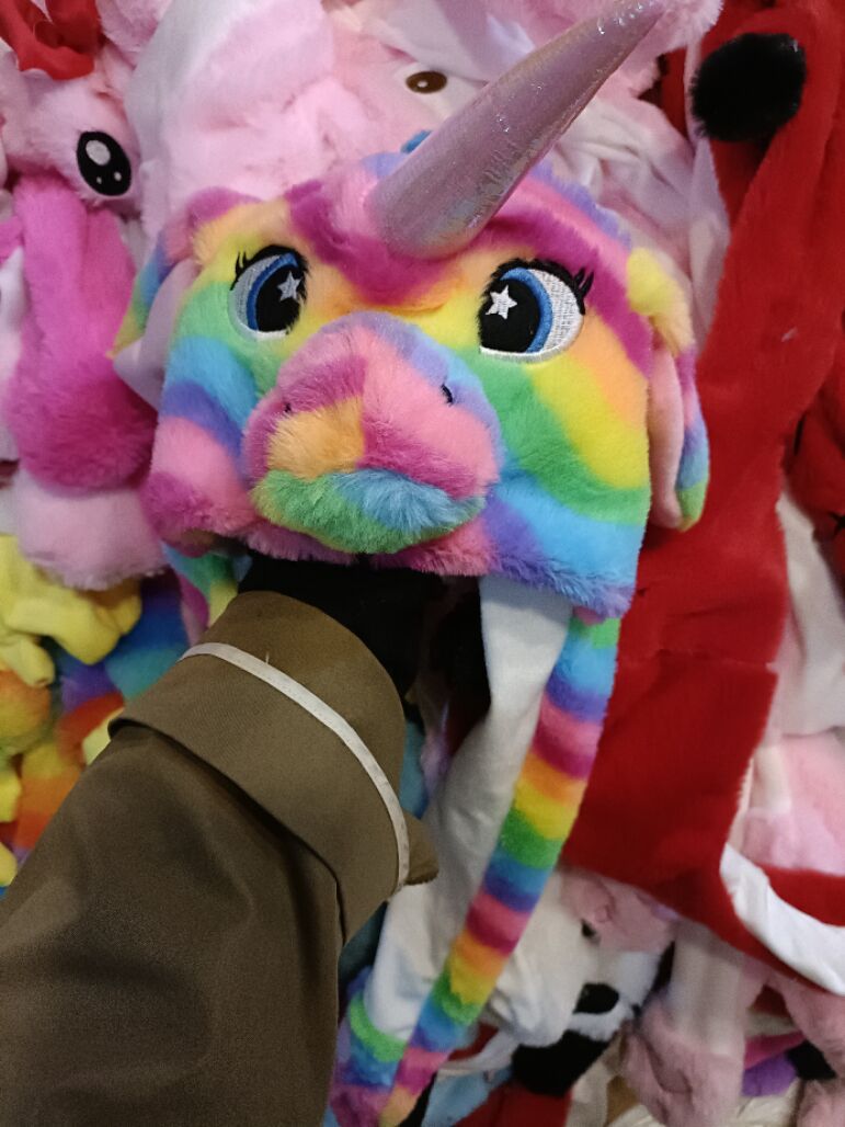 Shake the sound hat with the rabbit luminous ear hat pinch ear music funny moving airbag cap LOGO