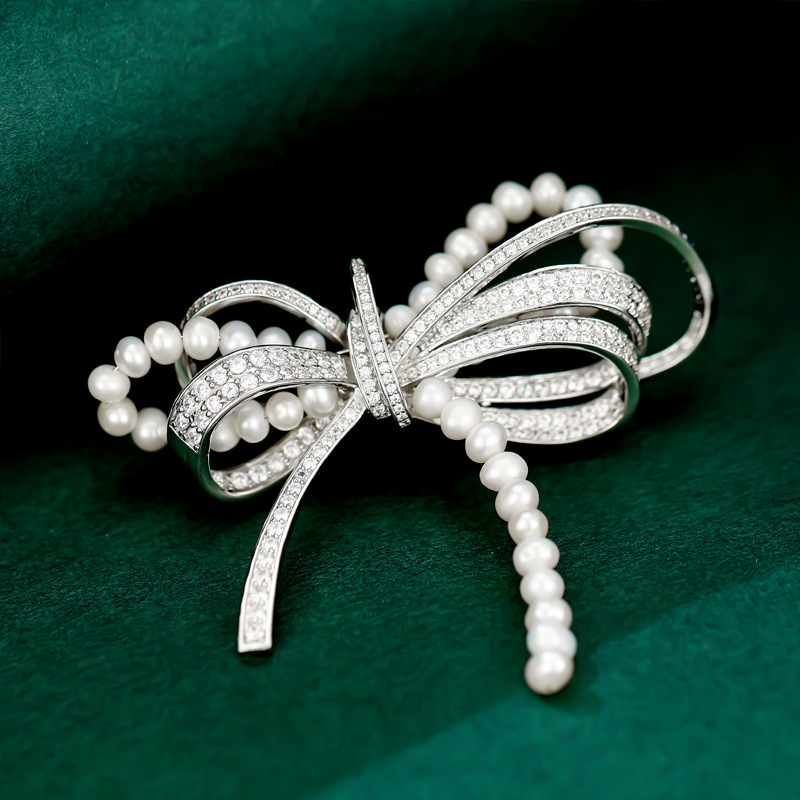 Popular Bowknot Brooch with Non-Natural Freshwater Pearls and Sparkling Zircon, Suitable for Suits, Sweaters, and Dresses