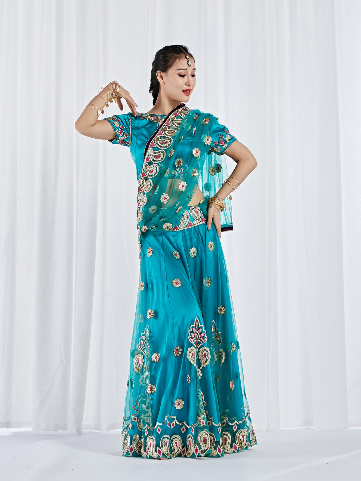 Dancer Indian Dance Sari Dance Costume Adult Female New Style Xinjiang Belly Dance Performance Costume Leng Ha suit