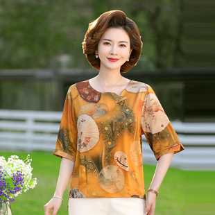 Middle-aged mother summer bottoming shirt 2023 new middle-aged women's silk satin fashion small shirt loose T-shirt top