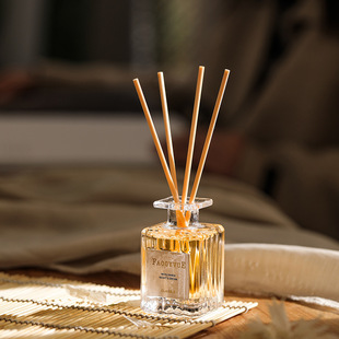 Internet Hot Poetry Romantic Manor Fire-free Aromatherapy Essential Oil Hotel Home Bedroom Air Refreshener Ornaments