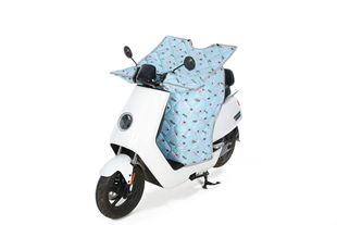 Electric car windshield quilt Four Seasons double-sided medium-thick spring and autumn thin summer sunscreen waterproof windshield winter thick velvet