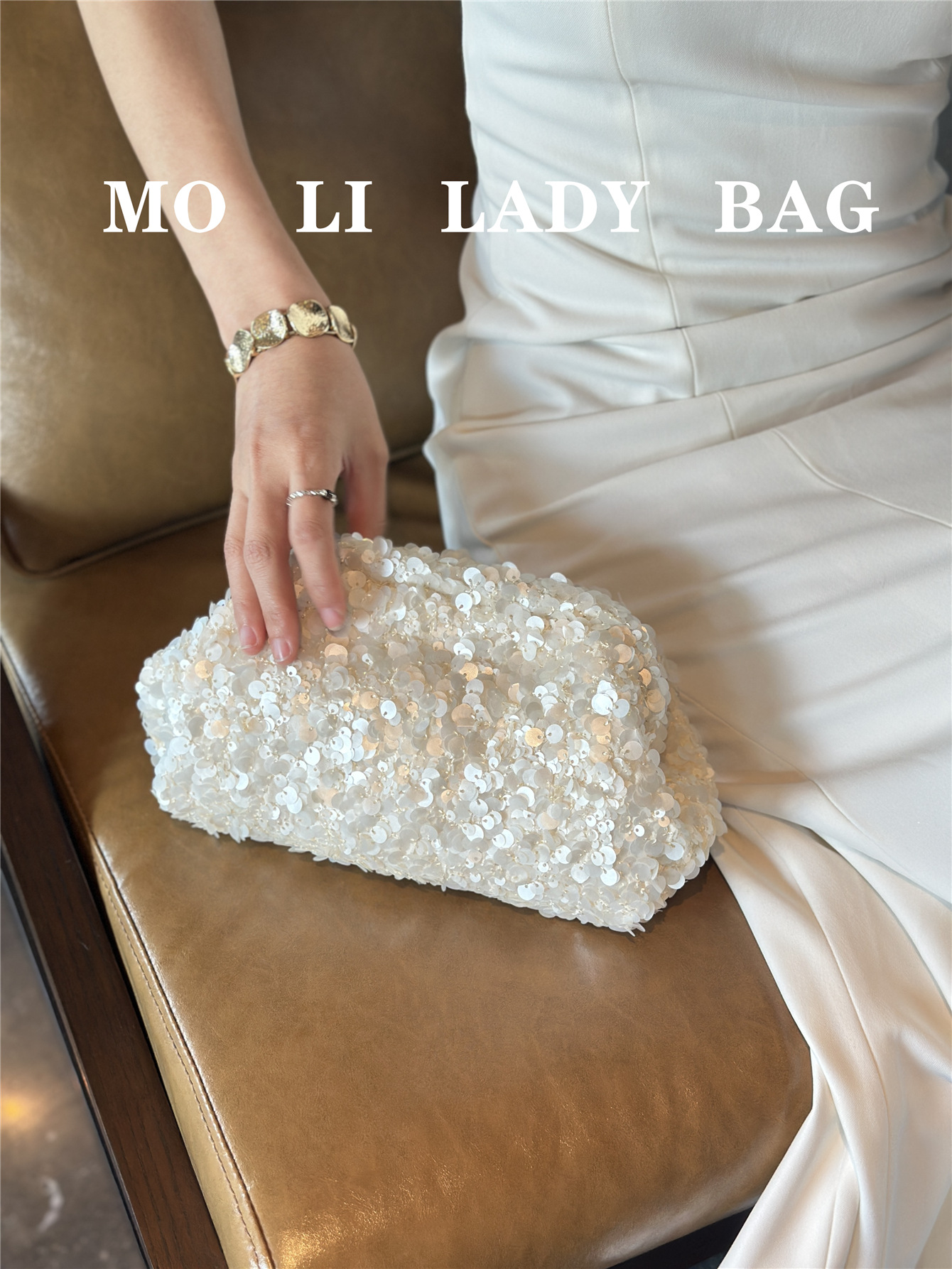 Sweet and retro French style, unique fish scale sequined cloud dumpling bag for autumn and winter, fashionable and versatile handbag/crossbody bag for women.