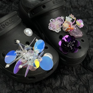 Hole shoes shoe buckle 2025 new beautiful warbler tail flower color flower cluster butterfly bead chain shoes flower shoe buckle shoe accessories