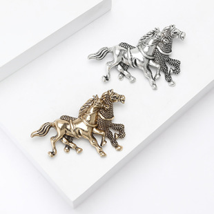 Cross-Border Hot-Selling European and American Fashion Alloy Enamel Two-Horse Brooch Versatile Men's Clothing Corsage Jewelry Pin