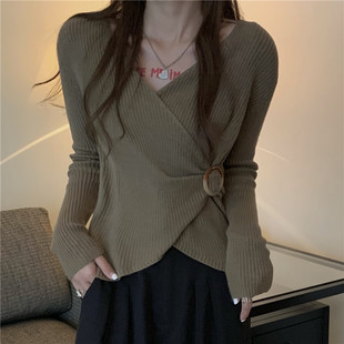 Korean style early autumn top bottoming sweater women's autumn collar sweater design sense niche irregular cross