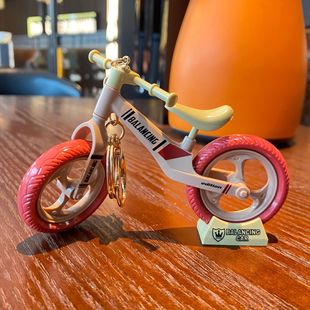 Creative Fun Fun movable sliding bicycle keychain couple car fashion cool ornaments small gifts wholesale