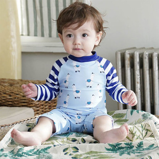 Boys' one-piece swimsuit summer 1-3-year-old male baby 2 children 4 long sleeve sunscreen 5 children 6 Korean beach swimsuit