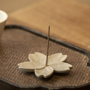 Plant and Wood Ash Ceramic Autumn Chrysanthemum Incense Smoker Ornaments Household Indoor Incense Pocker Summer Lotus Tea Cup Base Incense Insert Seat