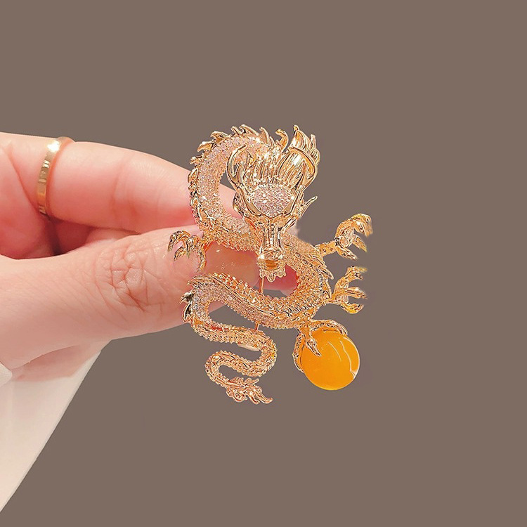 Chinese Dragon Zodiac Brooch Gold-Plated Exquisite High-End Vintage Accessory Pin Fashion Rhinestone Collar Pin National Trend Style