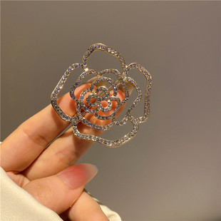 2022 autumn and winter New ins cute owl Fox four-leaf clover flower high-grade brooch rhinestone alloy pin