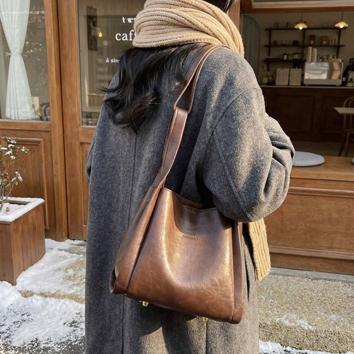 Cross-border trade best-selling fashionable and high-end single shoulder crossbody bag, versatile and luxurious single shoulder crossbody bucket bag