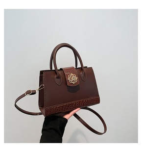 2024 Winter New Entry Light Luxury All-match High-end Texture Fashionable Latch Portable Small Square Bag Women's Shoulder Bag Crossbody Bag