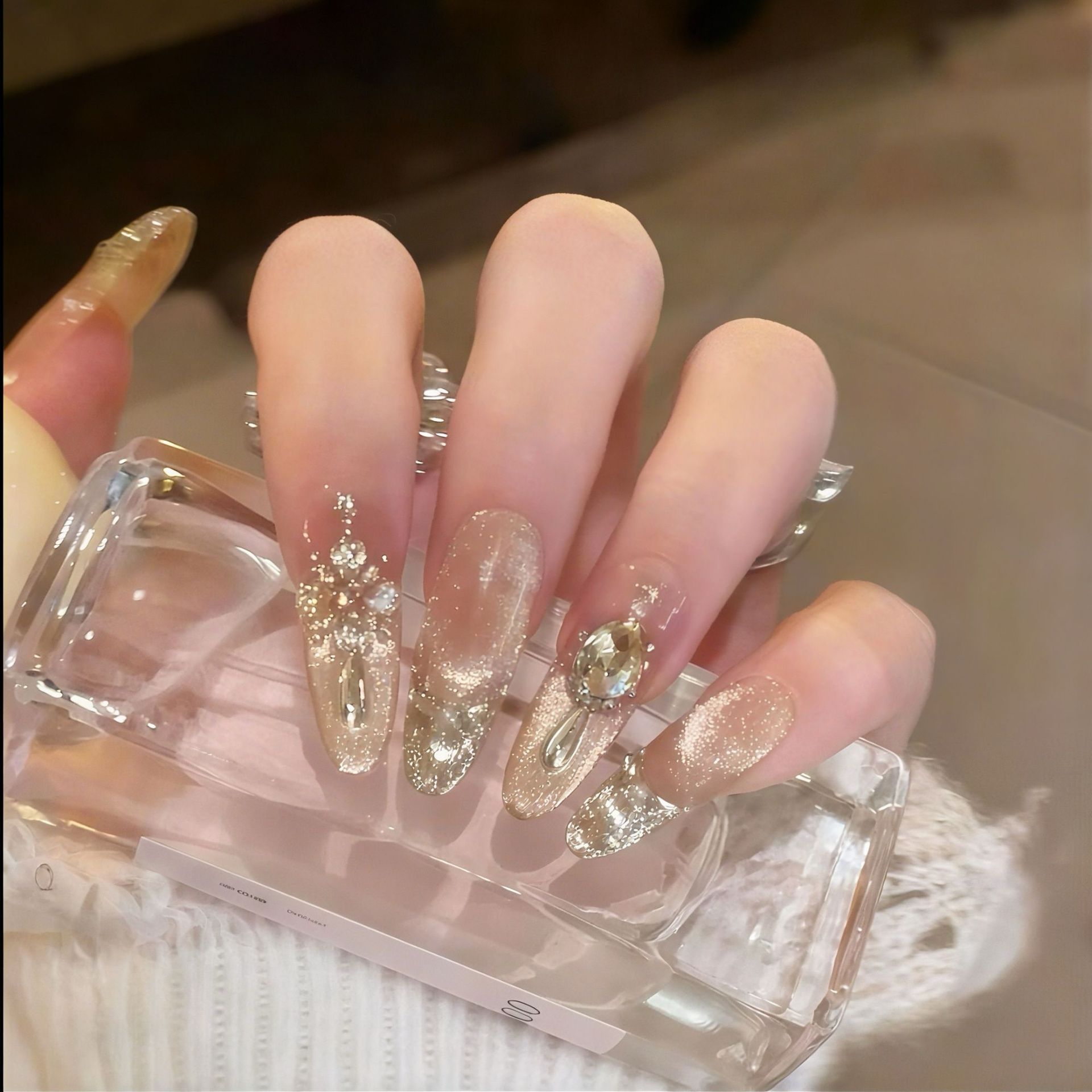 [Molten Gold Dinner] Champagne Sparkling Zircon French Accessible Luxury White Cat's Eye Handmade Nails Purely Handmade