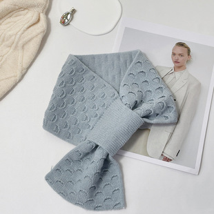 ins exquisite small Zhongsen women's lazy style fish scale designer Cross scarf casual Korean style warm winter scarf