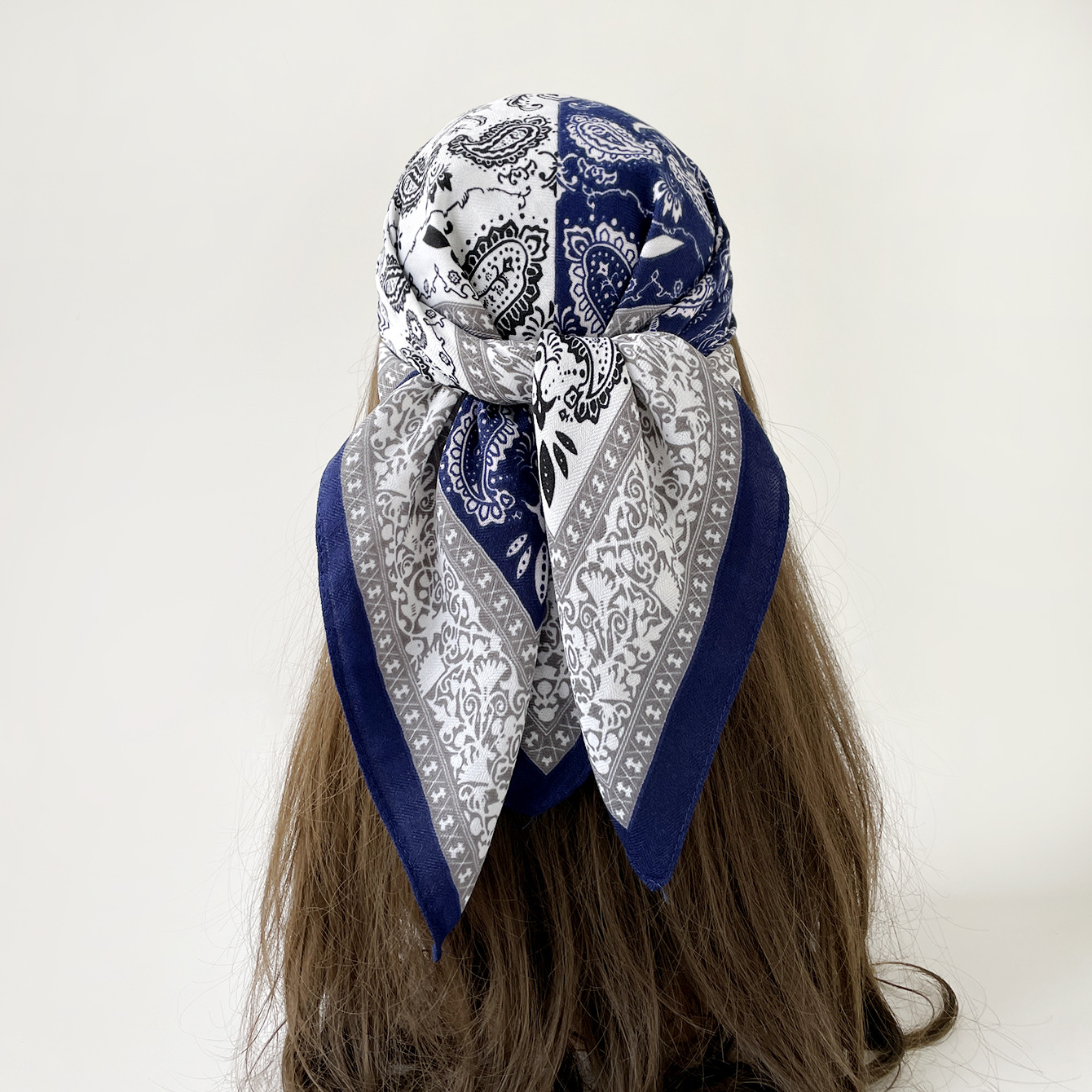 Cross-Border Supply 68cm Medium Square Scarf Cashew Print Headscarf Silk Scarf European and American Fashion Foreign Trade Wholesale Versatile Scarf
