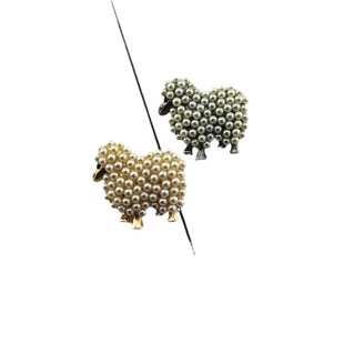 2023 new European and American fashion retro full Diamond Pearl cute sheep brooch shawl coat anti-light collar pin