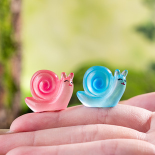 Luminous snail creative mini keychain bag pendant car small ornaments diy resin accessories