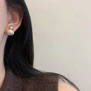 Small Pearl Earrings Women's 2023 New Trendy Niche Design Simple Fashion Style Ear Studs Earrings