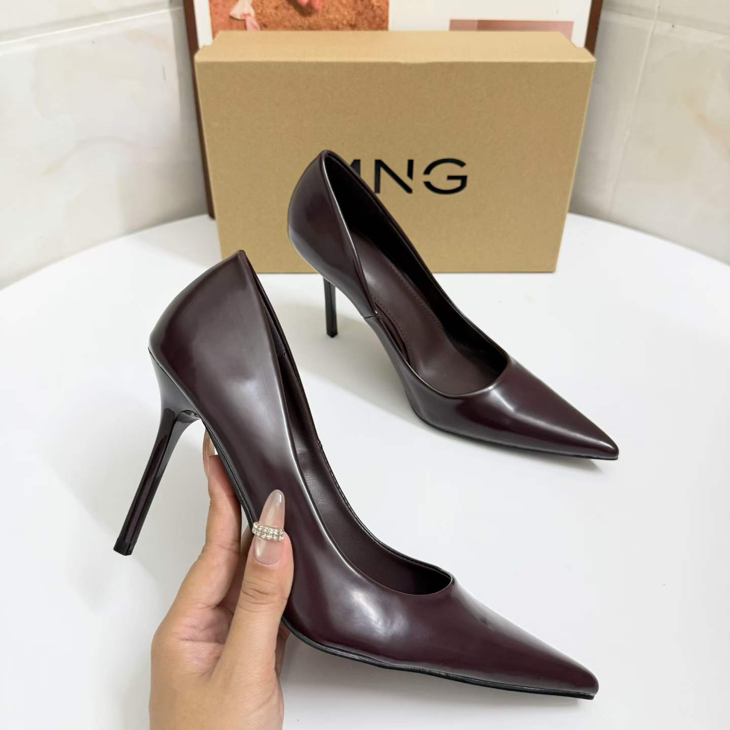 MNG women's patent leather high heels, spring/autumn solid color shallow mouth sexy pointed toe stiletto heels, versatile, high-end, stunning, professional