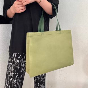 in stock Wholesale Thickened Non-woven Bag Laminated Green Shopping Bag Tote Bag Garment Bag Shoe Box Bag Print Logo