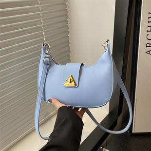 2025 Winter New Casual Fashion Crescent Bag Simple Fashion Shoulder Bag Niche Underarm Bag Crossbody Bag Women