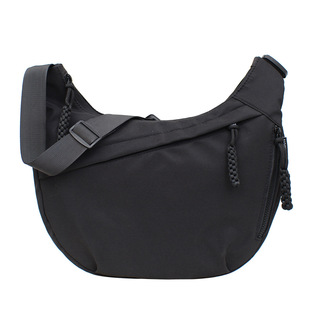 2024 new nylon dumpling bag women's fashion shoulder messenger bag light underarm bag mini canvas bag wholesale
