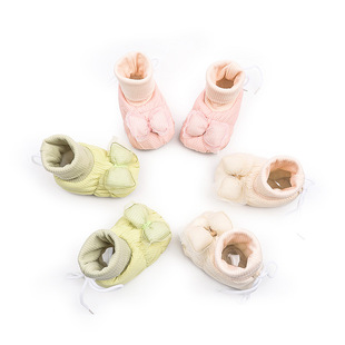 Autumn and winter newborn baby 0-1 year old baby girl thickened soft bottom shoes socks do not fall with warm princess non-slip toddler shoes