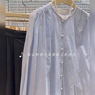 European pretty blue striped shirt women's spring and summer round neck lace Korean chic pretty small shirt design top
