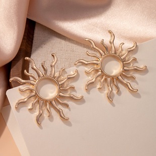 European and American Exaggerated Design High-grade Sun Earrings Retro Fashion Sunflower Earrings Women's Cross-border Foreign Trade Earrings