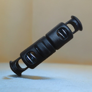 Detachable double-hole spring buckle car pillow pig nose buckle plastic color detachable adjustable rope buckle non-hualian