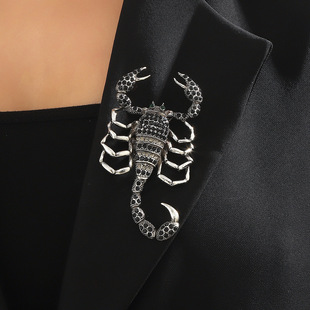 Fashion funny crocodile cheetah scorpion brooch men and women Environmental Protection full diamond animal pin suit corsage accessories