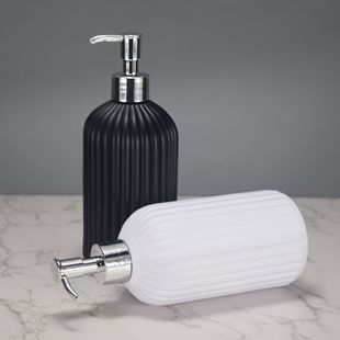 Оптовая продажа с фабрики Спот 500ml Уникальный полосатый матовый черный белый шампунь гель для душа Нажмите на бутылку насоса