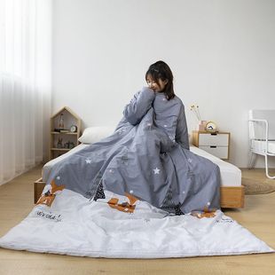 Lazy people with sleeves are kicked off by spring and autumn. The quilt worn on the body plays with the shoulder neck protection artifact of mobile phone.