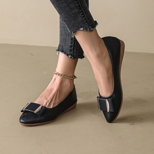Cross-border Europe and the United States plus size pointed shoes women 2025 spring and autumn new shallow mouth flat heel peas women's shoes wholesale