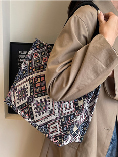 Large Capacity shoulder tote bag for women 2023 new fashion commuter canvas bag European and American fashion portable mummy bag